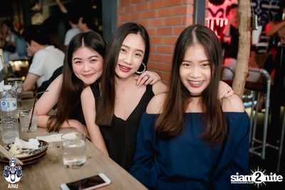 Saturday Night at Ainu Bar — photo 12