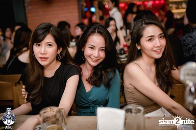 Saturday Night at Ainu Bar — photo 20