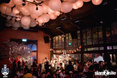Saturday Night at Ainu Bar — photo 24