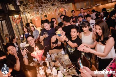 Saturday Night at Ainu Bar — photo 61