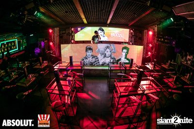 DJ Sura ที่ วอร์ม อัพ คาเฟ่ เชียงใหม่ — photo 2