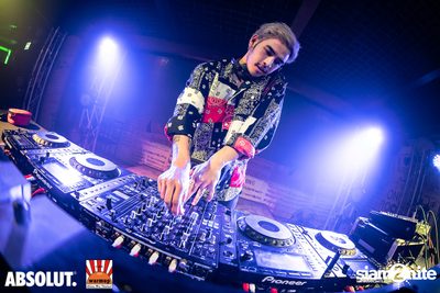 DJ Sura ที่ วอร์ม อัพ คาเฟ่ เชียงใหม่ — photo 11