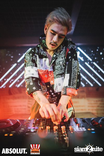 DJ Sura ที่ วอร์ม อัพ คาเฟ่ เชียงใหม่ — photo 20