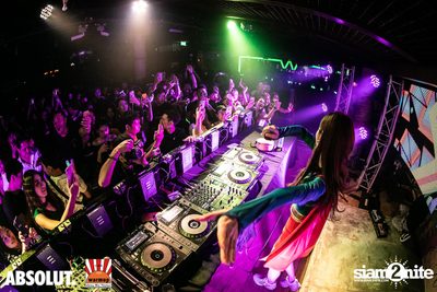 DJ Sura ที่ วอร์ม อัพ คาเฟ่ เชียงใหม่ — photo 159