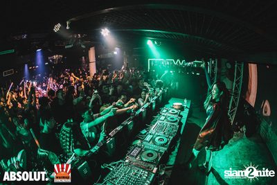 DJ Sura ที่ วอร์ม อัพ คาเฟ่ เชียงใหม่ — photo 162