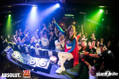 DJ Sura ที่ วอร์ม อัพ คาเฟ่ เชียงใหม่ — photo 214
