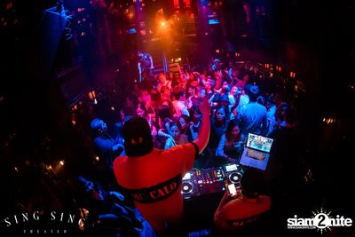BLING IT กับ Bangkok Invaders ที่ ซิง ซิง เธียเตอร์ — photo 64