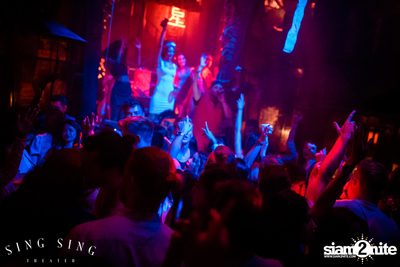 BLING IT กับ Bangkok Invaders ที่ ซิง ซิง เธียเตอร์ — photo 85