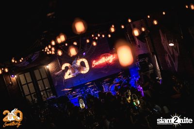 Halloween Night ft. Flure x Scrubb at 20Something Bar — photo 15