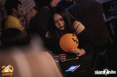 Halloween Night ft. Flure x Scrubb at 20Something Bar — photo 16