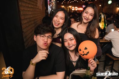 Halloween Night ft. Flure x Scrubb at 20Something Bar — photo 33