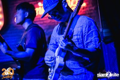 Halloween Night ft. Flure x Scrubb at 20Something Bar — photo 36