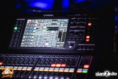 Halloween Night ft. Flure x Scrubb at 20Something Bar — photo 56