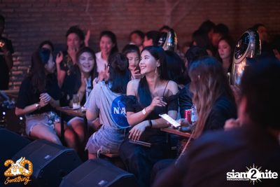 Halloween Night ft. Flure x Scrubb at 20Something Bar — photo 59