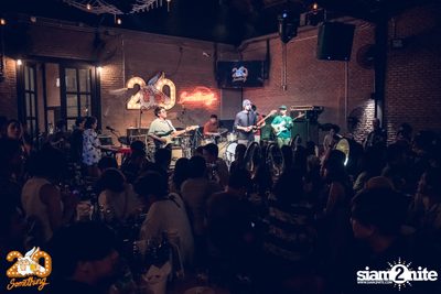 Halloween Night ft. Flure x Scrubb at 20Something Bar — photo 63