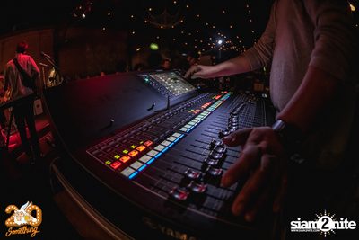 Halloween Night ft. Flure x Scrubb at 20Something Bar — photo 68