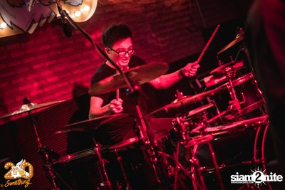 Halloween Night ft. Flure x Scrubb at 20Something Bar — photo 91