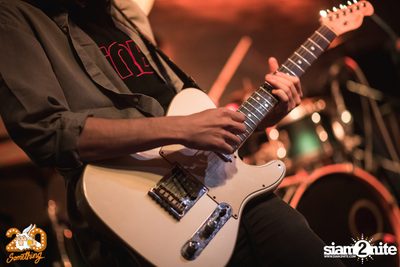 Halloween Night ft. Flure x Scrubb at 20Something Bar — photo 93