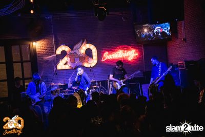 Halloween Night ft. Flure x Scrubb at 20Something Bar — photo 99