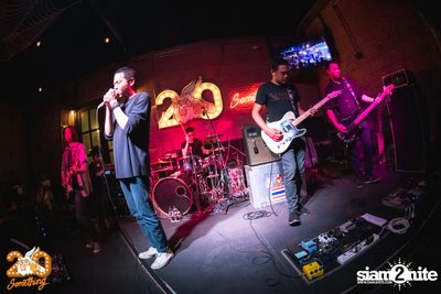 Halloween Night ft. Flure x Scrubb at 20Something Bar — photo 110
