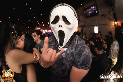 Halloween Night ft. Flure x Scrubb at 20Something Bar — photo 123