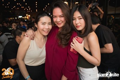 Halloween Night ft. Flure x Scrubb at 20Something Bar — photo 132