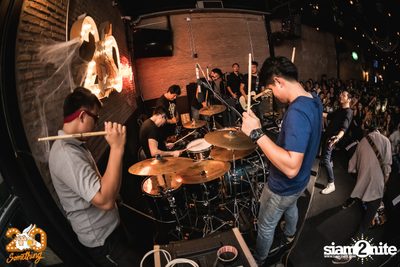Halloween Night ft. Flure x Scrubb at 20Something Bar — photo 143