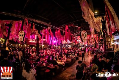 Halloween Night Party กับ Dope Here Here ที่ วอร์ม อัพ คาเฟ่ เชียงใหม่ — photo 13