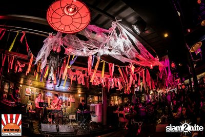Halloween Night Party กับ Dope Here Here ที่ วอร์ม อัพ คาเฟ่ เชียงใหม่ — photo 15