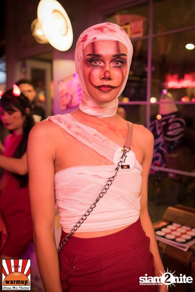 Halloween Night Party กับ Dope Here Here ที่ วอร์ม อัพ คาเฟ่ เชียงใหม่ — photo 40