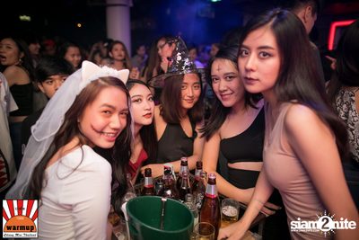 Halloween Night Party กับ Dope Here Here ที่ วอร์ม อัพ คาเฟ่ เชียงใหม่ — photo 81