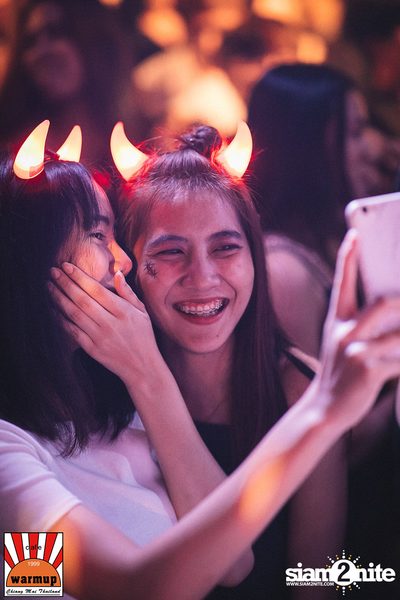 Halloween Night Party กับ Dope Here Here ที่ วอร์ม อัพ คาเฟ่ เชียงใหม่ — photo 149