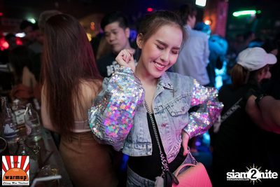 Halloween Night Party กับ Dope Here Here ที่ วอร์ม อัพ คาเฟ่ เชียงใหม่ — photo 176