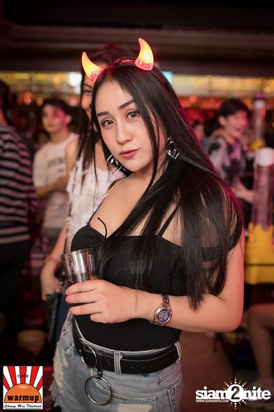 Halloween Night Party กับ Dope Here Here ที่ วอร์ม อัพ คาเฟ่ เชียงใหม่ — photo 200
