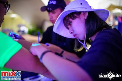 Neon BeatZ Party at MIXX Bangkok — photo 15