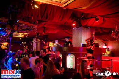 Neon BeatZ Party at MIXX Bangkok — photo 73