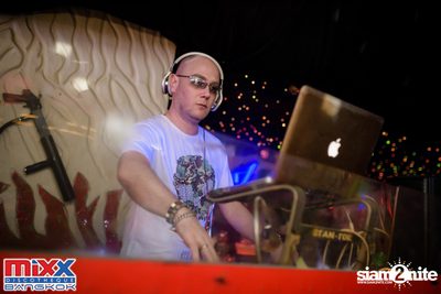 Neon BeatZ Party at MIXX Bangkok — photo 79