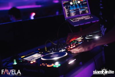 Friday Night at Favela Thonglor — photo 99