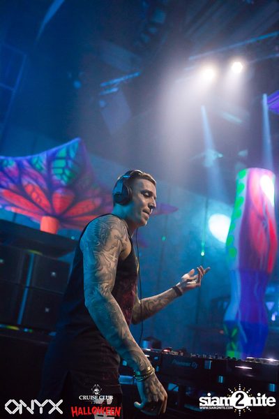 Cruise Club Party Halloween w/ Blasterjaxx at ONYX — photo 96