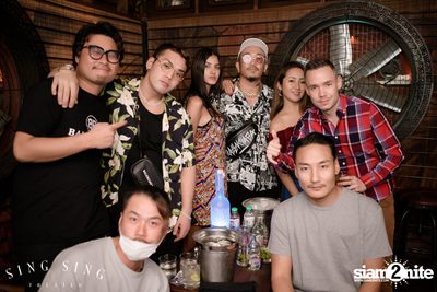 BLING IT กับ Bangkok Invaders ที่ ซิง ซิง เธียเตอร์ — photo 32