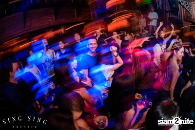 BLING IT กับ Bangkok Invaders ที่ ซิง ซิง เธียเตอร์ — photo 69