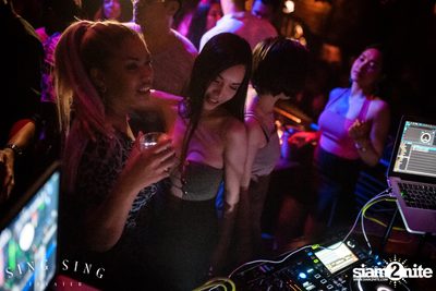 BLING IT กับ Bangkok Invaders ที่ ซิง ซิง เธียเตอร์ — photo 87