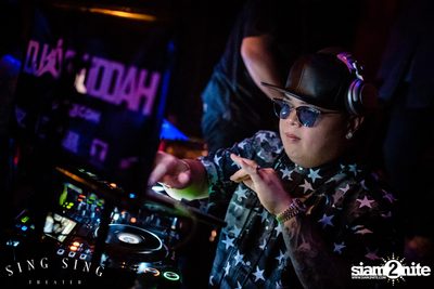 BLING IT กับ Bangkok Invaders ที่ ซิง ซิง เธียเตอร์ — photo 94
