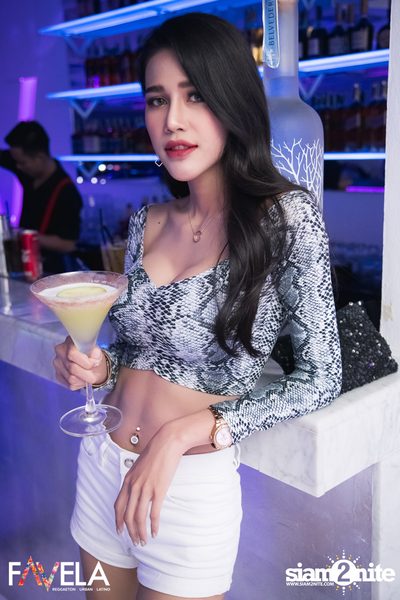 Friday Night at Favela Thonglor — photo 9