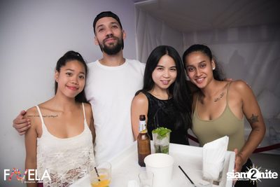 Friday Night at Favela Thonglor — photo 11