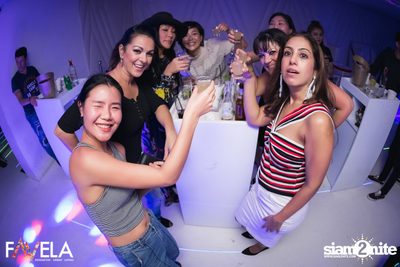 Friday Night at Favela Thonglor — photo 28