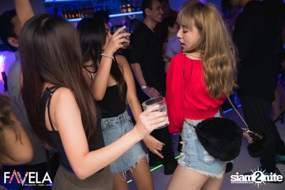 Friday Night at Favela Thonglor — photo 53