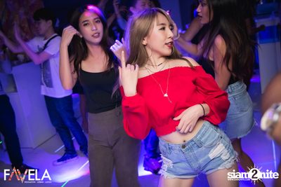 Friday Night at Favela Thonglor — photo 61