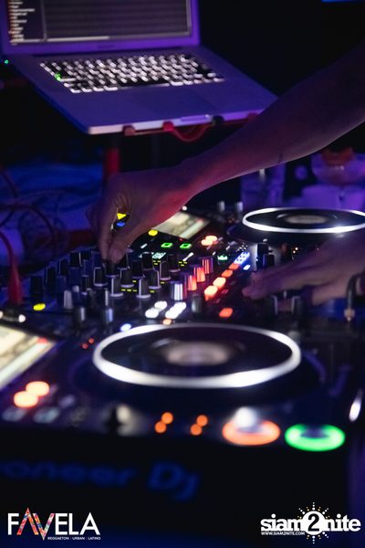 Friday Night at Favela Thonglor — photo 75