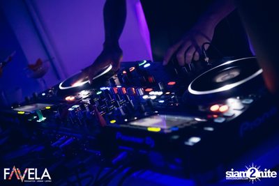 Friday Night at Favela Thonglor — photo 79